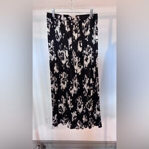Simply Vera Vera Wang Black and White Pleated Maxi Skirt